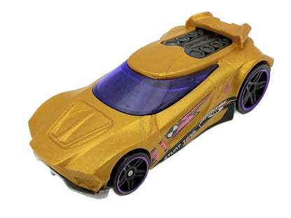 Chicane Hot Wheels Złoty 1:64