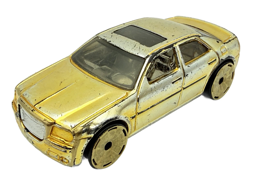 Chrysler 300C GOLD 2005, DCC, Hot Wheels, resoraki, die cast, 1:64