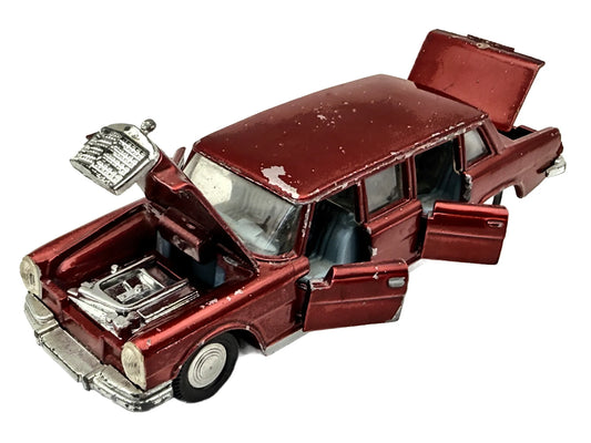 Limuzyna MERCEDES-BENZ 600 Dinky Toys Czerwony 1:38 Made in England