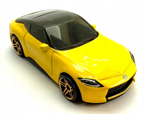 Nissan Z Proto Mainline Hot Wheels 2021 Żółty 1:64