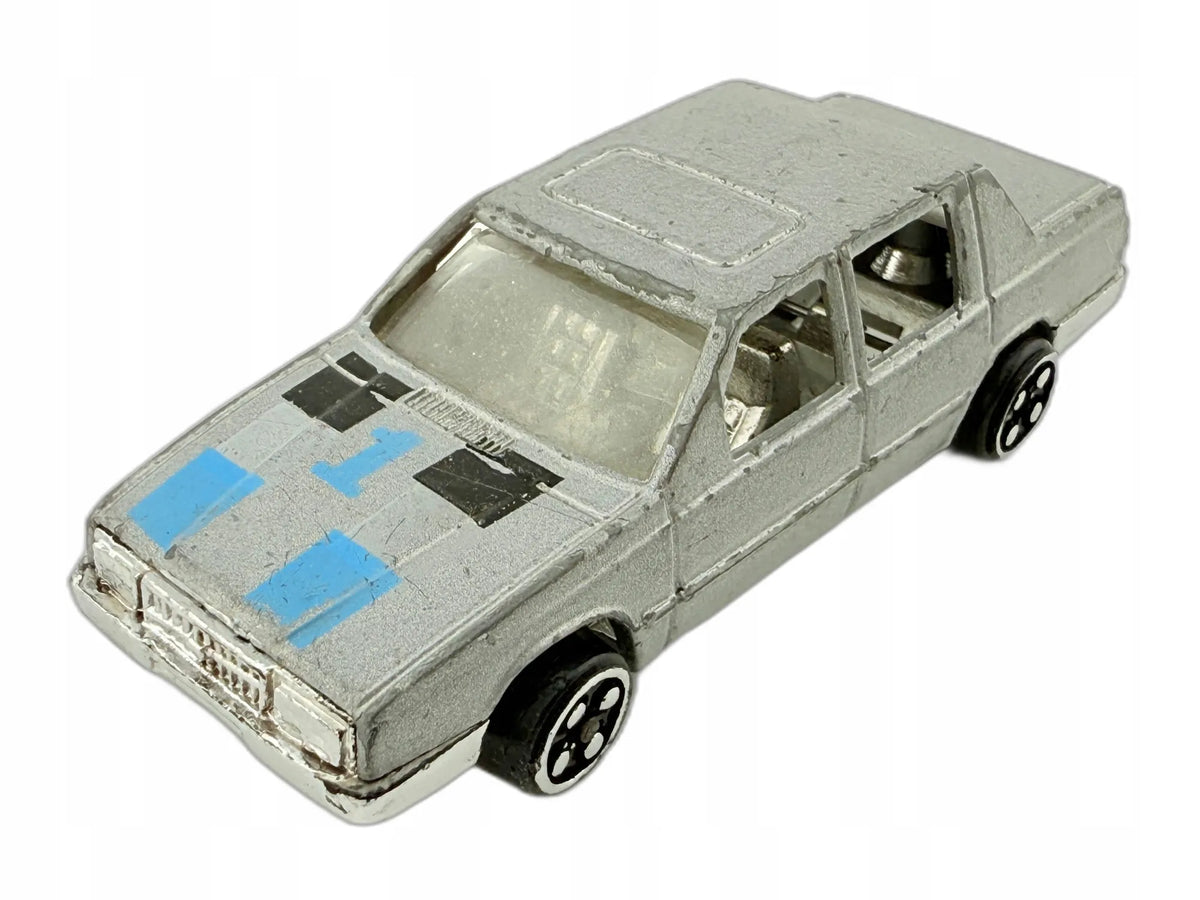 Europejski Sedan Klasy Średniej Z Lat 80. Dynawheels Zylmex Srebrny 1:64
