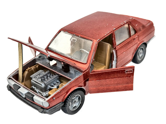 ALFA ROMEO GIULIETTA Hot Wheels Czerwony 1:25 Made in Italy