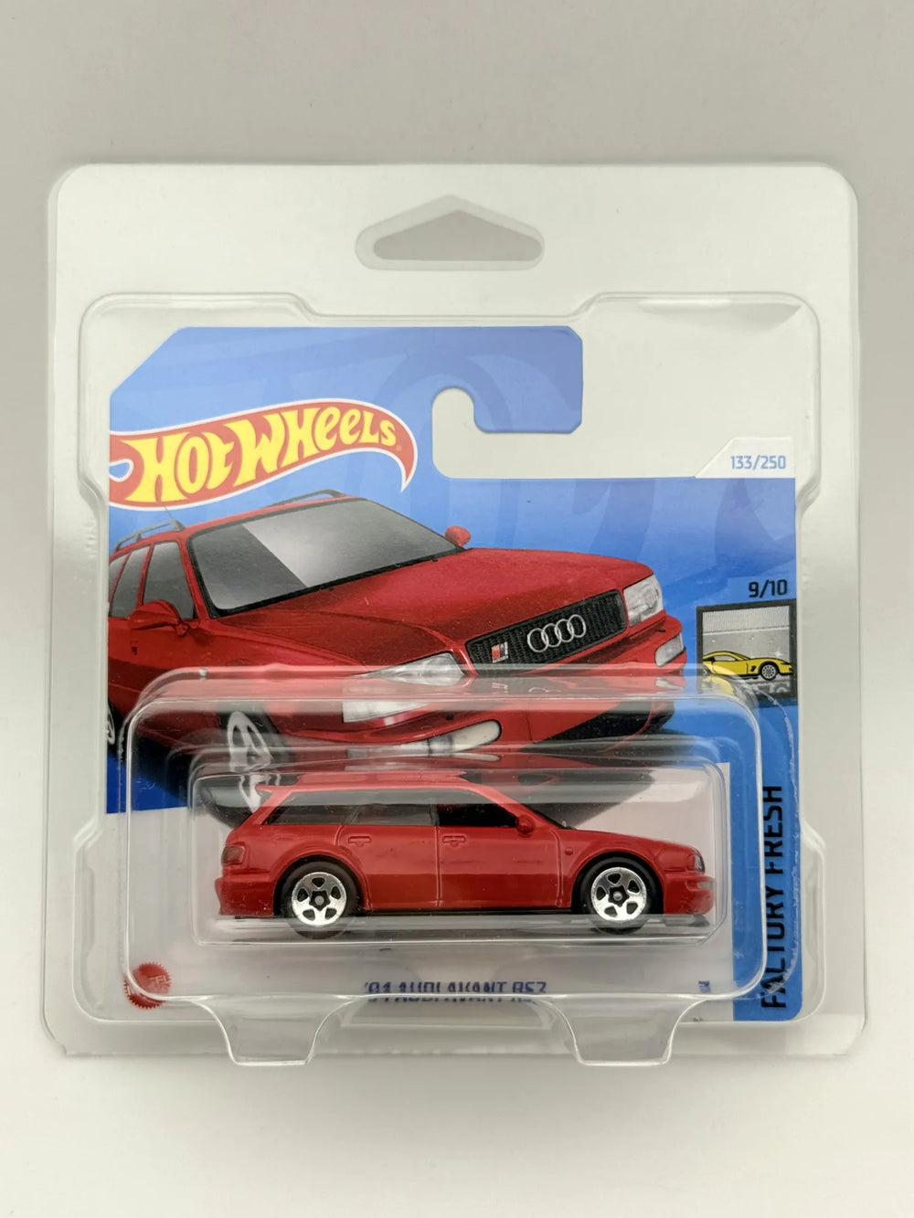 '91 AUDI AVANT RS2 Factory Fresh Hot Wheels 2024 Czerwony 1:64 + Protektor