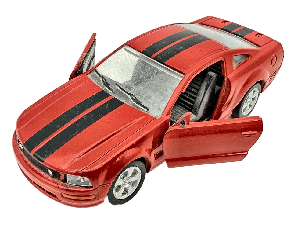 FORD MUSTANG GT z 2006 r. AmerCom Collection, Die cast, Czerwony, 1:38