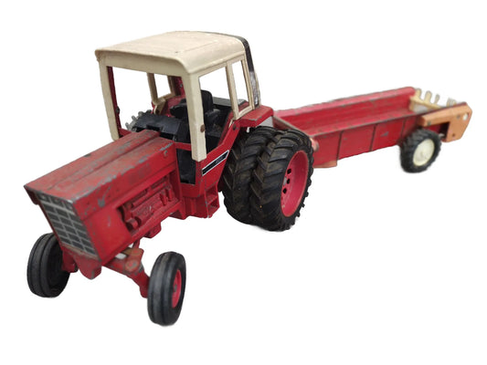 Traktor (Ciągnik Zestaw) International Harvester 1586, ERTL, die cast 1:16