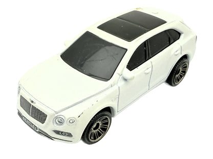 '18 BENTLEY BENTAYGA, SUV, Matchbox 2020, Die cast MB1235, Biała, 1:64