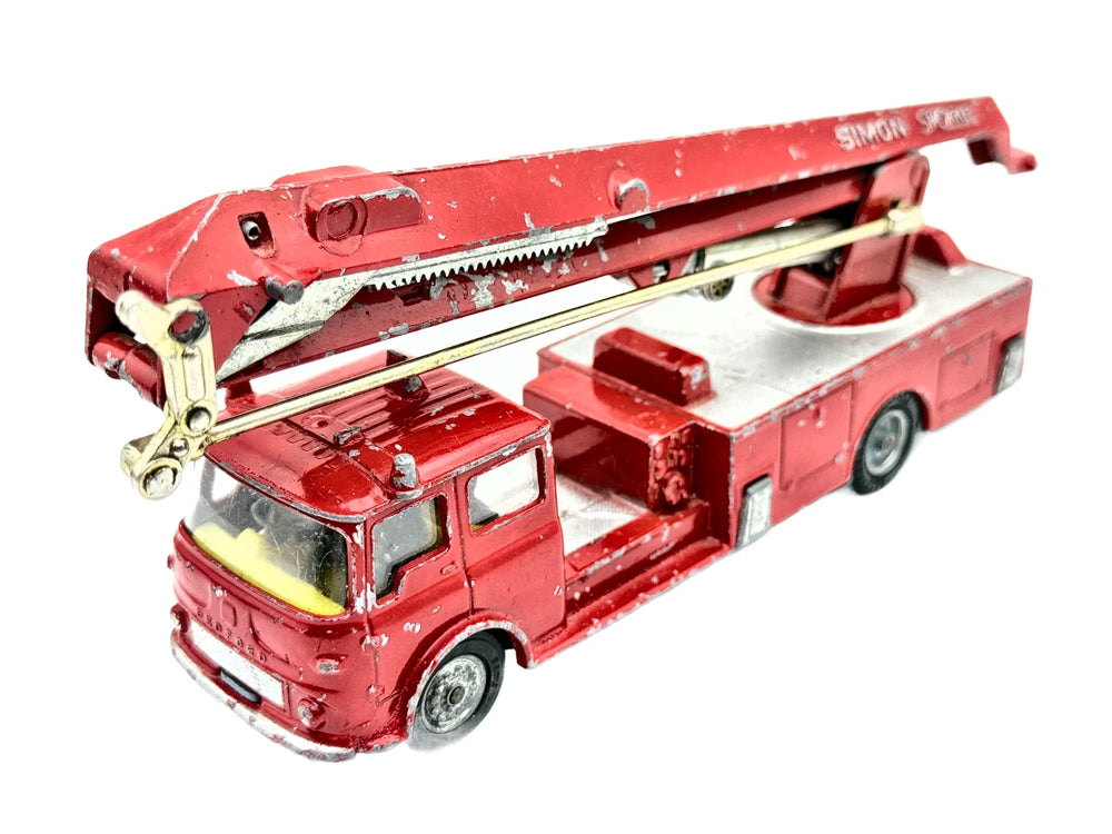 SIMON SNORKEL FIRE ENGINE Corgi Made in Great Britain Die cast 904525, 1:43