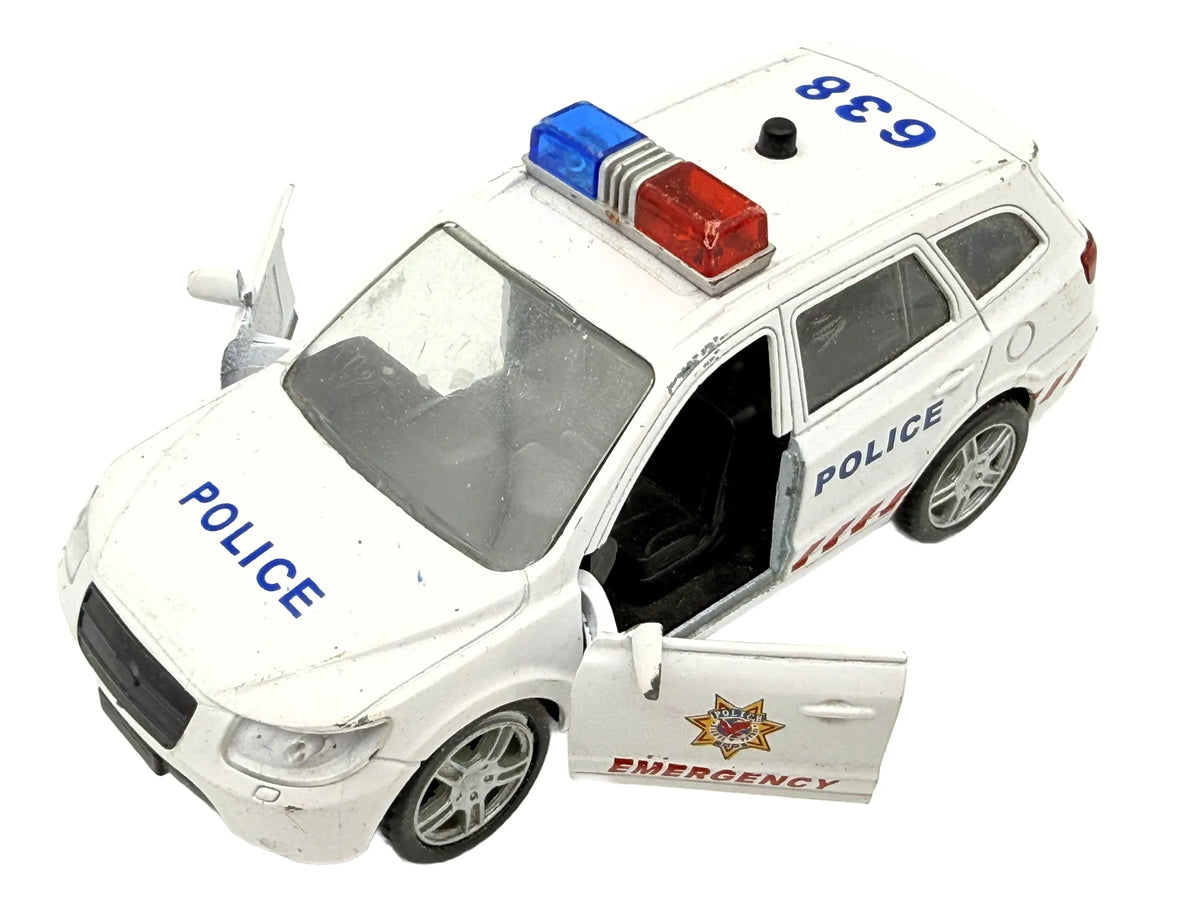 SAMOCHÓD POLICYJNY – SUV (STYLIZACJA NA AUDI Q7; MODEL 1:32