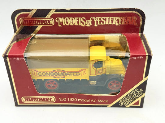 Ciężarówka Y30 1920 MODEL AC MACK Matchbox 1984 Żółty 1:64 Made in England
