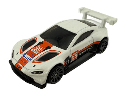 Aston Martin Vantage Gte Hot Wheels 2021 Biały 1:60