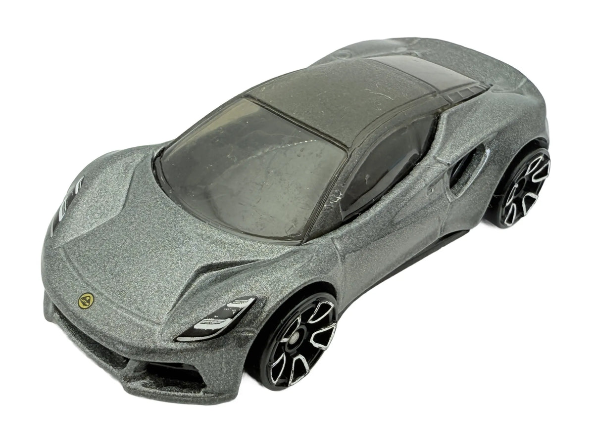 Lotus Emira Hot Wheels Szary 1:64