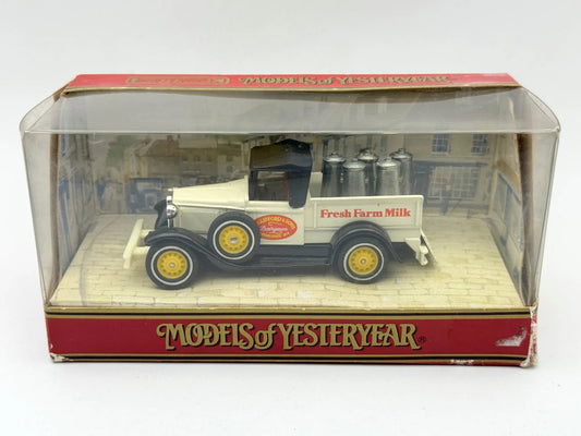 FORD MODEL A PICKUP Models of Yeasteryear Matchbox Biały 1:40 Made in Macau