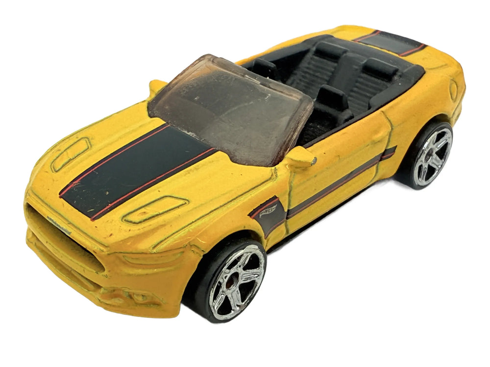 2015 Ford Mustang Gt Convertible, Hot Wheels, die cast resoraki, 1:64