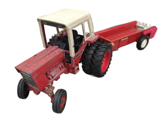 Traktor (CIĄGNIK) International Harvester, Ertl, resoraki, die cast 1:16