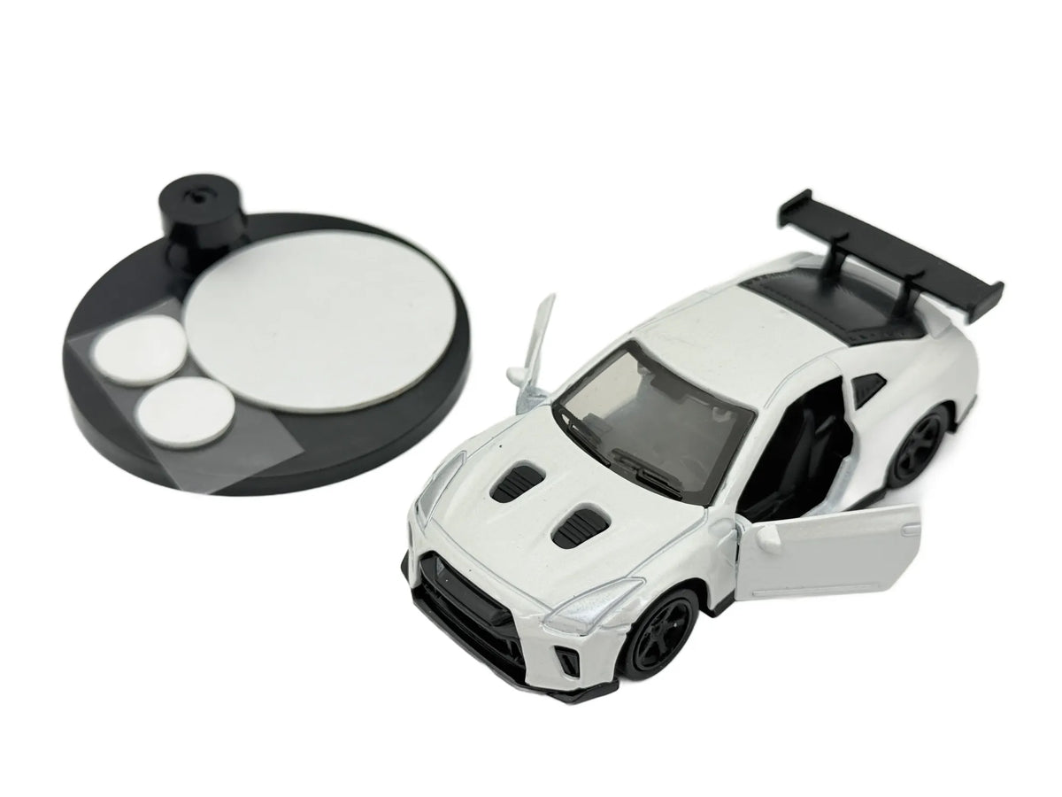 Nissan Gt-R Biały 1:64 + Stojak (Ekspozytor) na Model