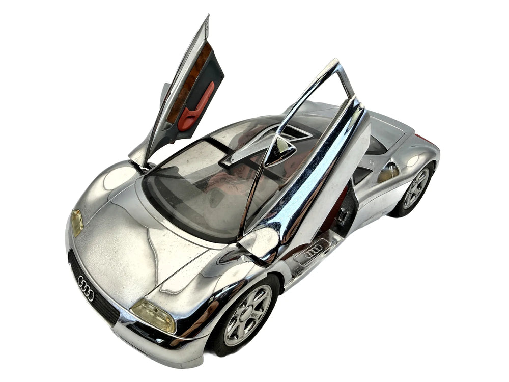 1994 AUDI AVUS QUATTRO, Revell, Die cast, Srebrny / chrom, 1:18, Resoraki