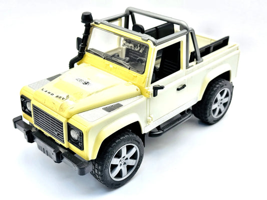 Land Rover Defender 110 Bruder 2010 1:18 Made in Germany Luzak