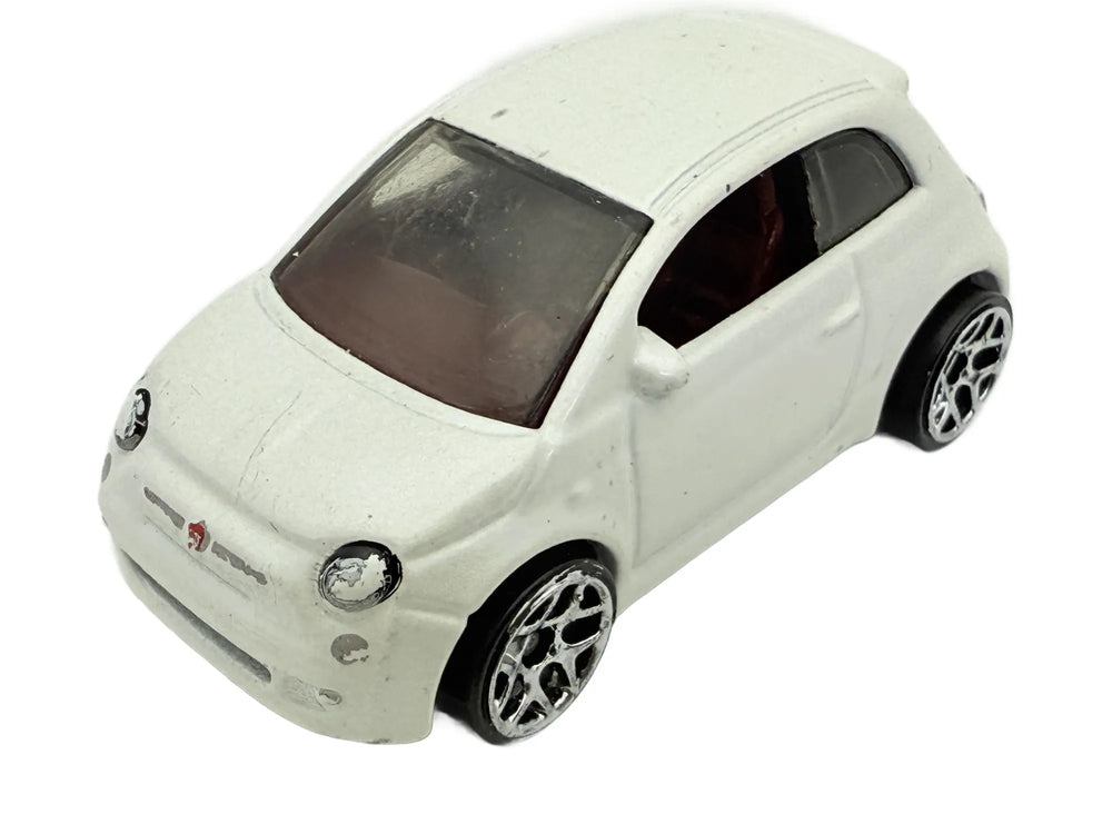 Fiat 500, Hot Wheels 2013, resoraki, die cast, 1:64, biały