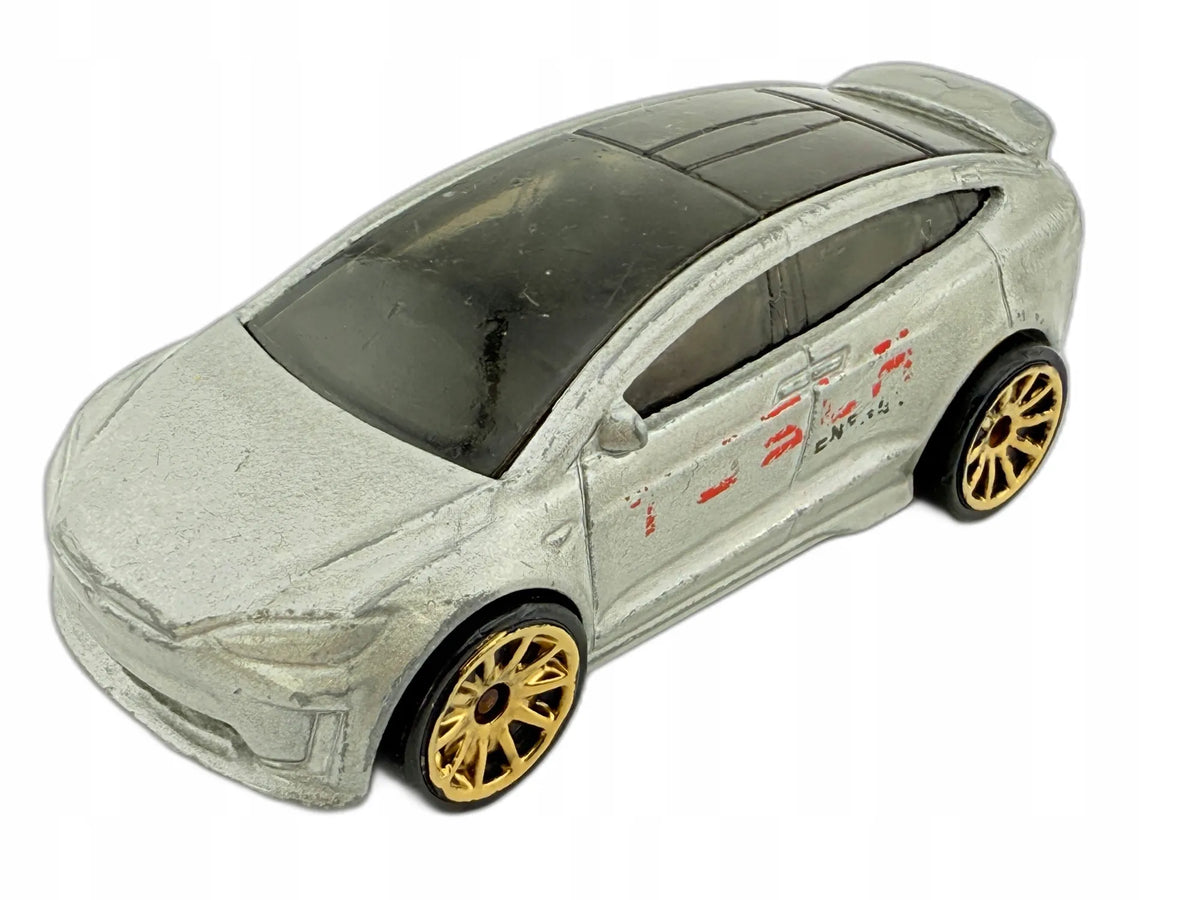 Tesla Model X Mainline Hot Wheels 2018 Srebrny 1:64