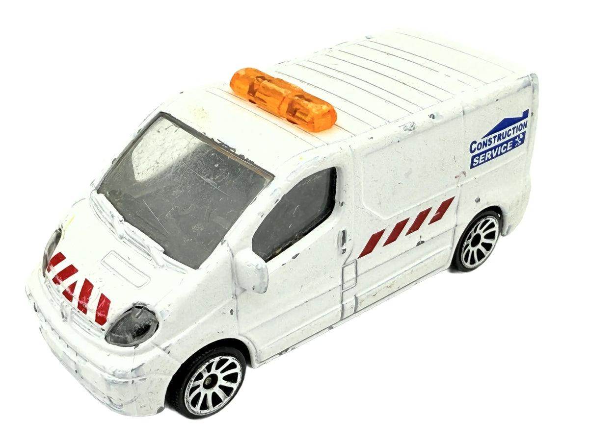 RENAULT TRAFIC, Karetka, Majorette, Resoraki, Die cast REF:239B, Biały 1:64