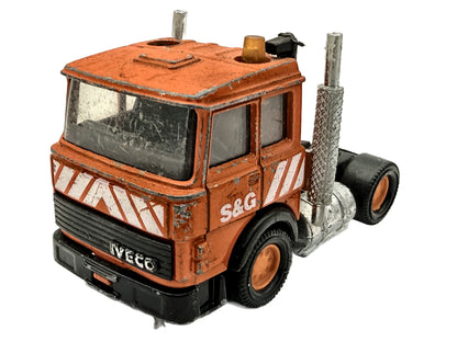 Ciężarówka Iveco Matchbox Pomarańczowy 1:64 Made in Macau
