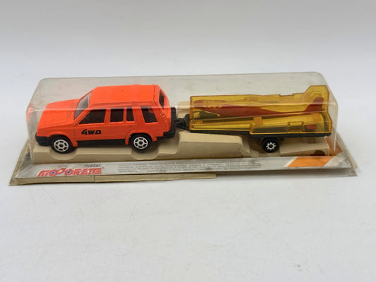 TOYOTA 4WDTERCEL Z PRZYCZEPĄ NA SZYBOWIEC Majorette '80 1:60 Made in France
