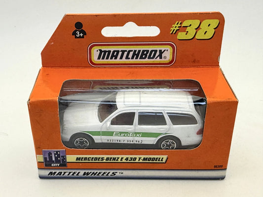 MERCEDES-BENZ E 430 T-MODELL Kombi CITY Matchbox 1999 Biały 1:64 EuroTaxi