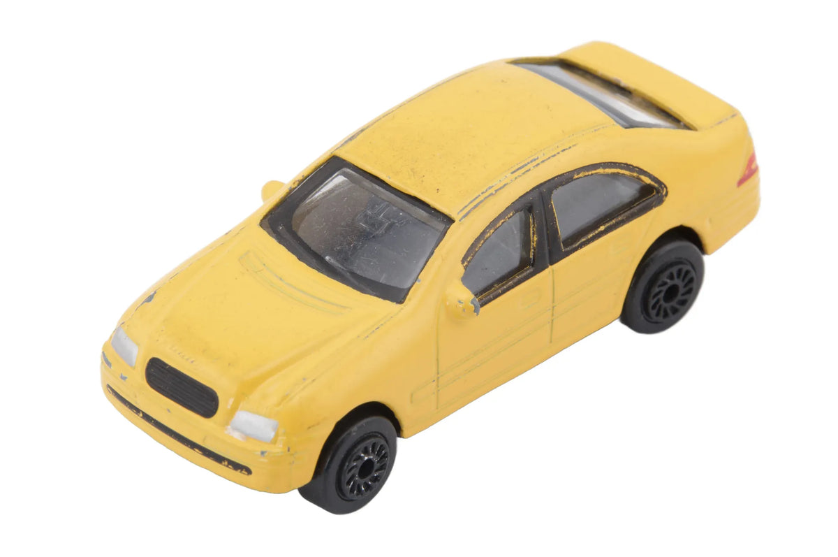 Jak Mercedes Sedan Żółty 1:60