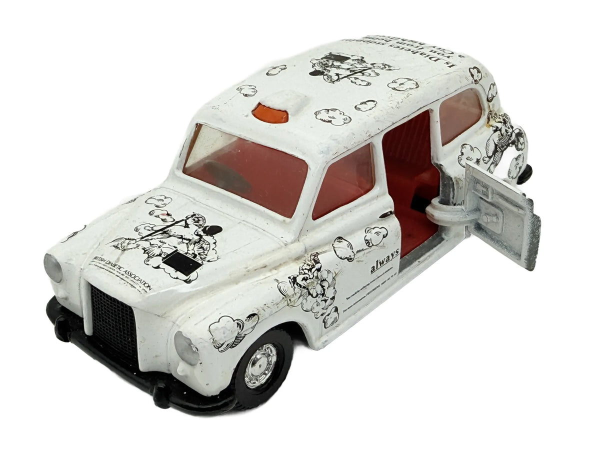 Austin London Taxi, Corgi, Made in Gt Britain, Die cast Resoraki Biały 1:64