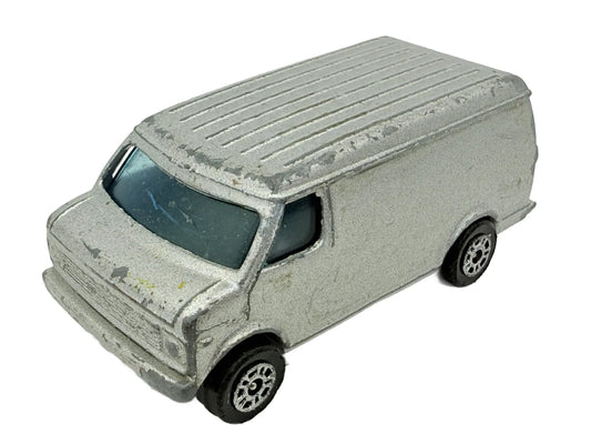 Chevrolet Van Corgi Srebrny 1:64 Made in Wielka Brytania