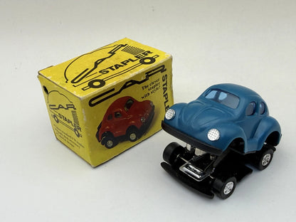 VOLKSWAGEN BEETLE Stapler '90 Niebieski 1:32 Zszywacz