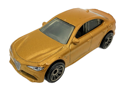 ALFA ROMEO GIULIA, Matchbox 2019, Die cast MB1205, Złoty, 1:66, Resoraki