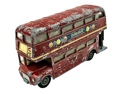 LONDON TRANSPORT ROUTEMASTER Corgi Czerwony 1:43 Made in Gt Britain Figurki
