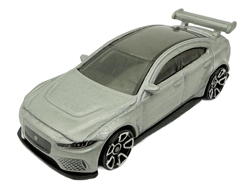 Jaguar XE SV Project 8, Hot Wheels 2018, die cast resoraki, 1:64