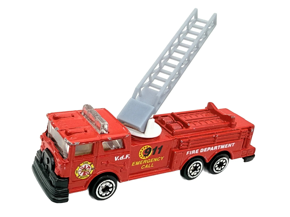 FIRE TRUCK, 911 Straż pożarna, Vintage Die cast 07/10, Czerwony, 1:64