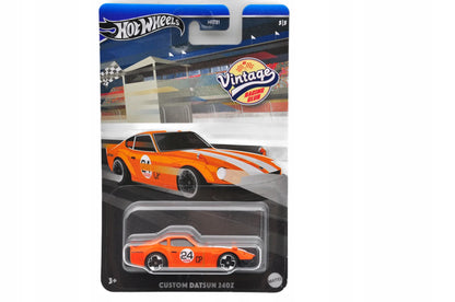 Custom Datsun 240Z Vintage Racing Club Hot Wheels 2023 Pomarań. 1:64 Silver