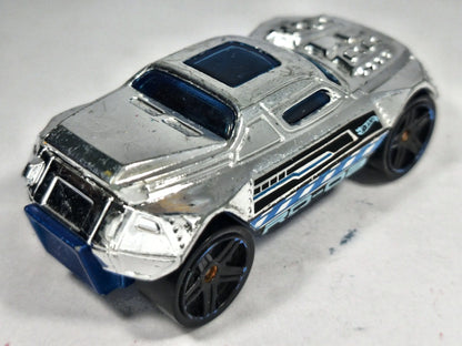 RD-08 Hot Wheels 2004 Srebrny chrom 1:64 – zdjęcie 3