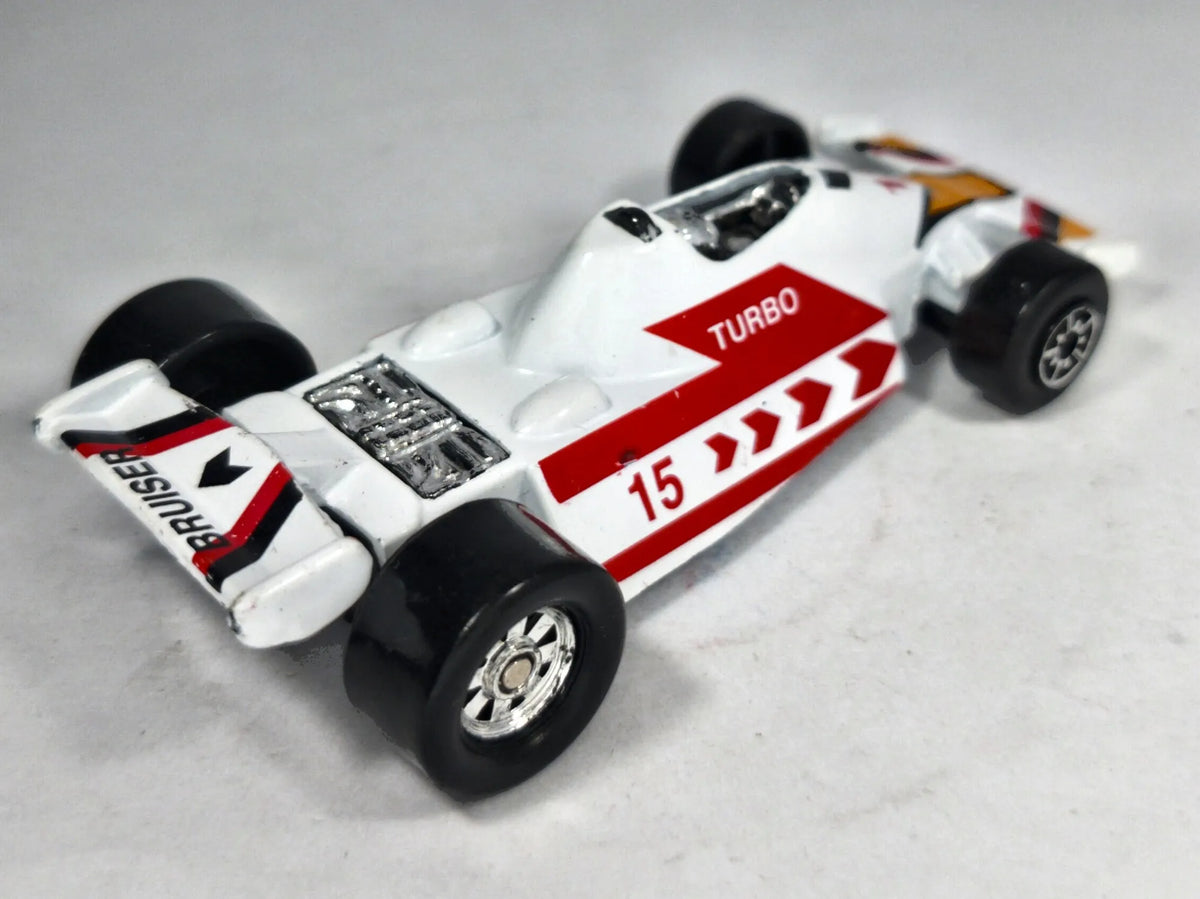 Formuła TURBO 15 Maisto '90 Biały 1:64 – zdjęcie 3