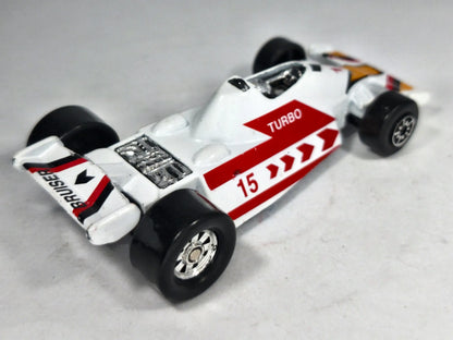 Formuła TURBO 15 Maisto '90 Biały 1:64 – zdjęcie 3