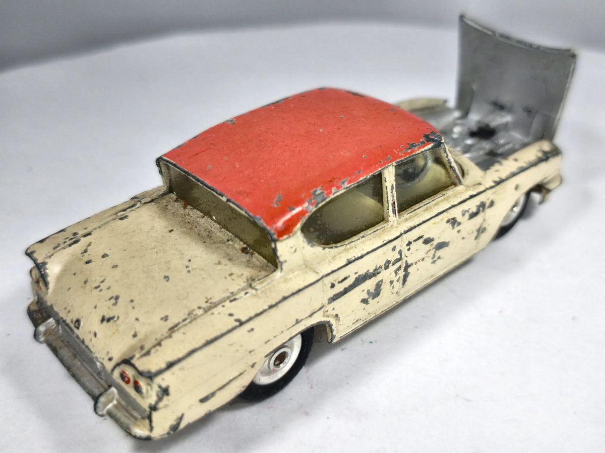 Ford Consul Classic Corgi '75 Kremowy 1:43 Made in Great Britain – zdjęcie 3