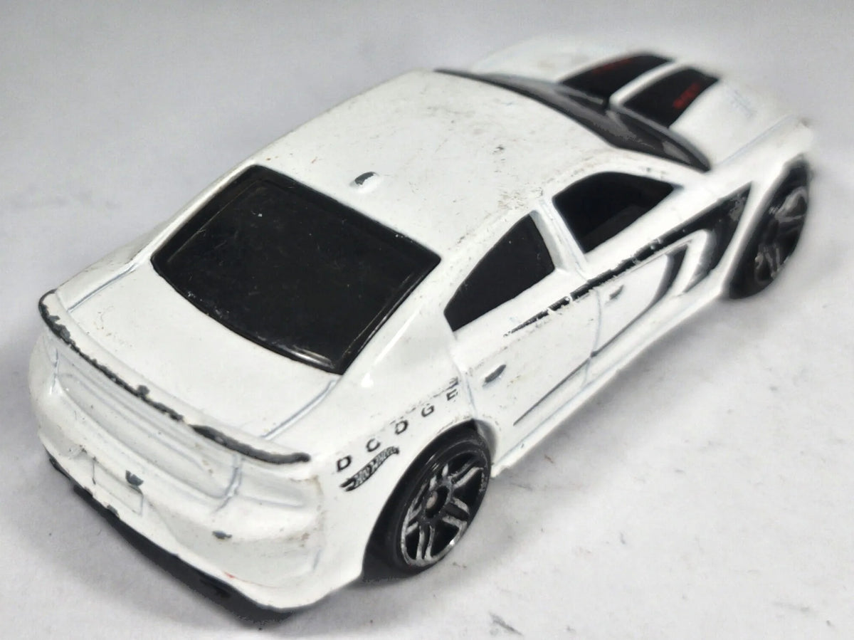 Dodge Charger SRT Hot Wheels 2015 1:64 Luzak Biały – zdjęcie 3