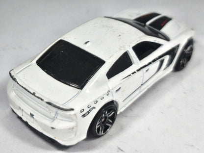 Dodge Charger SRT Hot Wheels 2015 1:64 Luzak Biały – zdjęcie 3