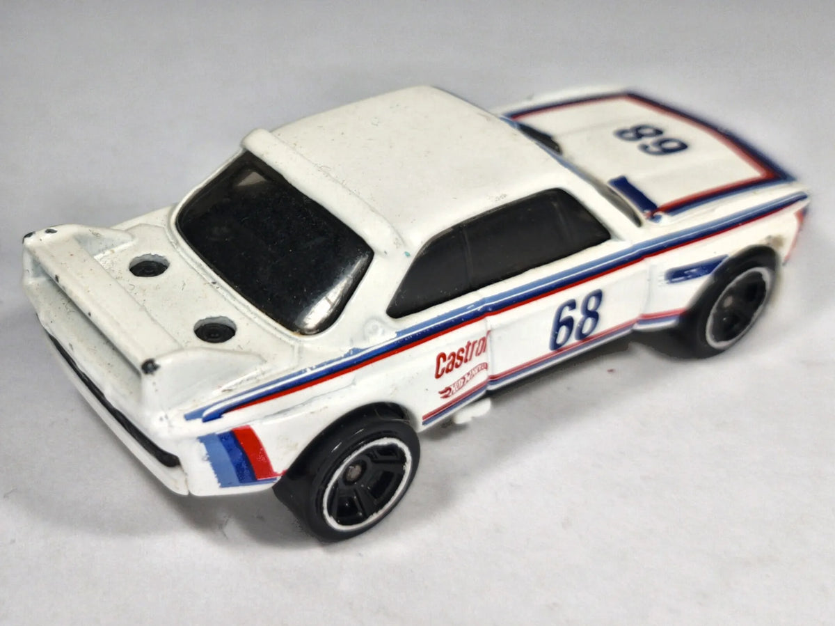 1973 BMW 3.0 CSL RACE CAR Mainline Hot Wheels 2016 Biały 1:64 – zdjęcie 3