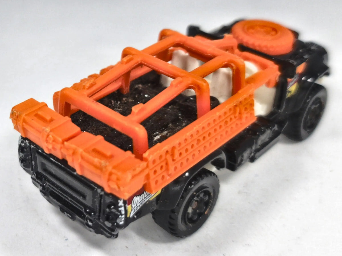 Sahara Survivor Maisto 1:64 Terenówka Luzak Czarny Jak Land Rover Defender – zdjęcie 3