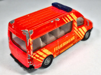 Mercedes Sprinter Straż pożarna SIKU Czerwony 1:68 – zdjęcie 3