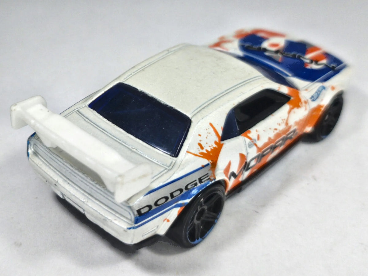 Dodge Challenger Drift Car Hot Wheels 1:64 MOPAR Luzak Biały – zdjęcie 3