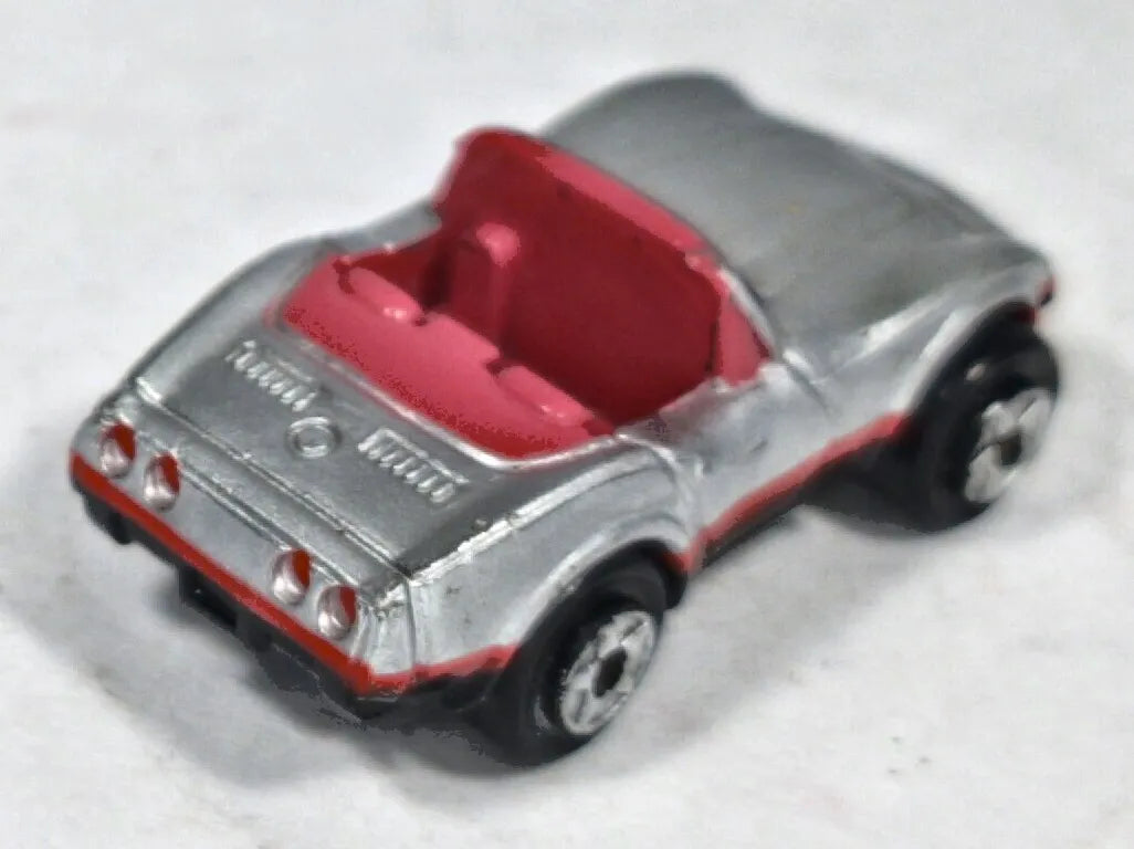 Chevrolet Corvette C3 Micro Machines Galoob Srebrny 1:87 – zdjęcie 3