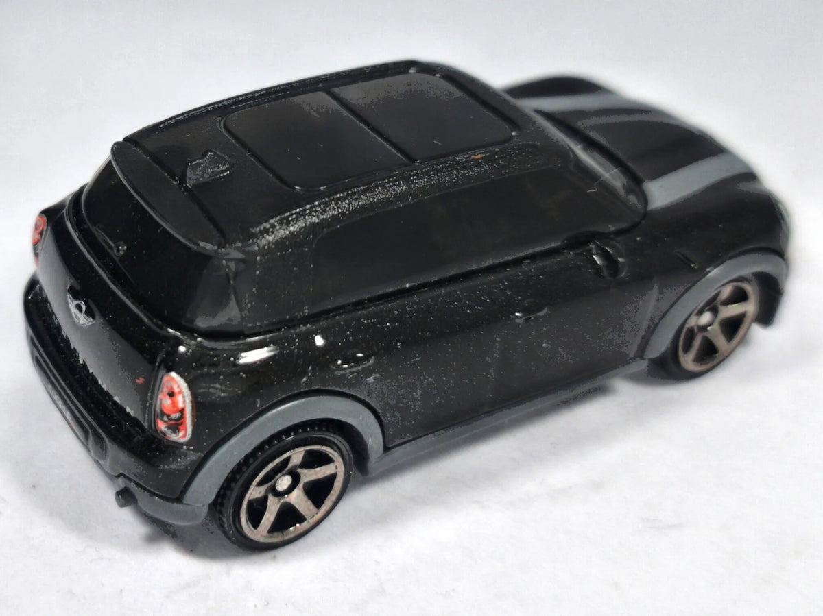 2011 Mini Cooper Countryman Matchbox 2018 Czarny 1:58 – zdjęcie 3