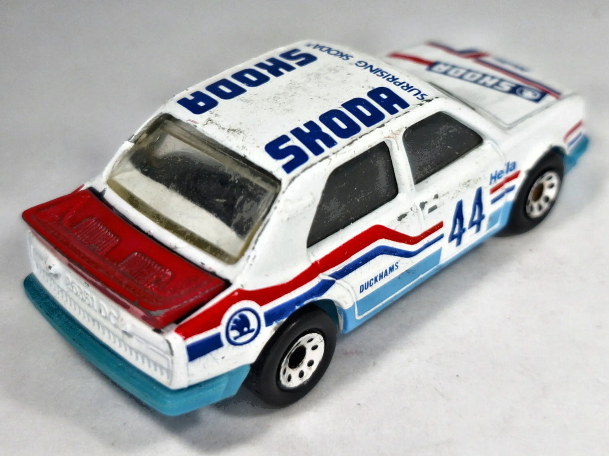 SKODA 130 LR Matchbox 1986 Biały 1:57 – zdjęcie 3