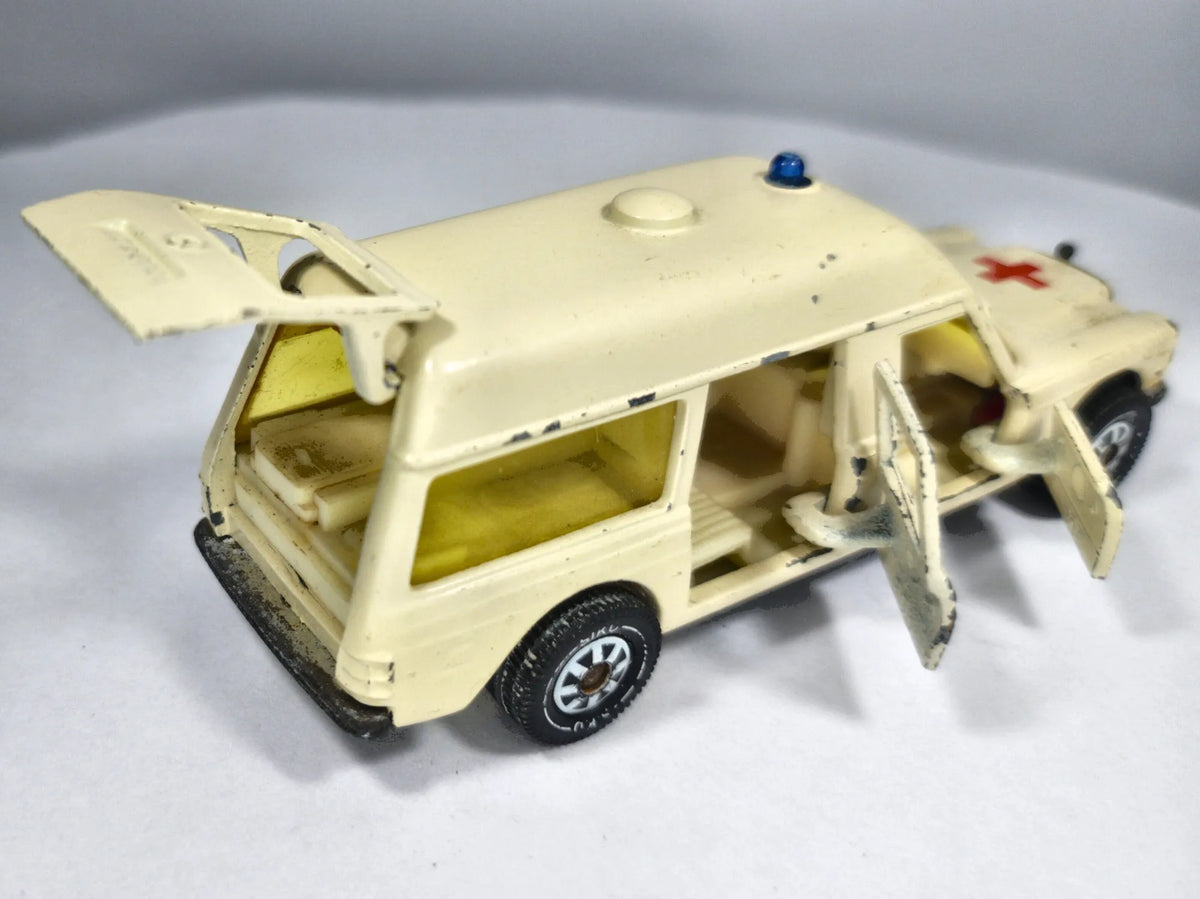 Ambulans MERCEDES-BENZ BINZ-EUROP 1200L SIKU '75 Krem 1:43 Made in Germany – zdjęcie 3